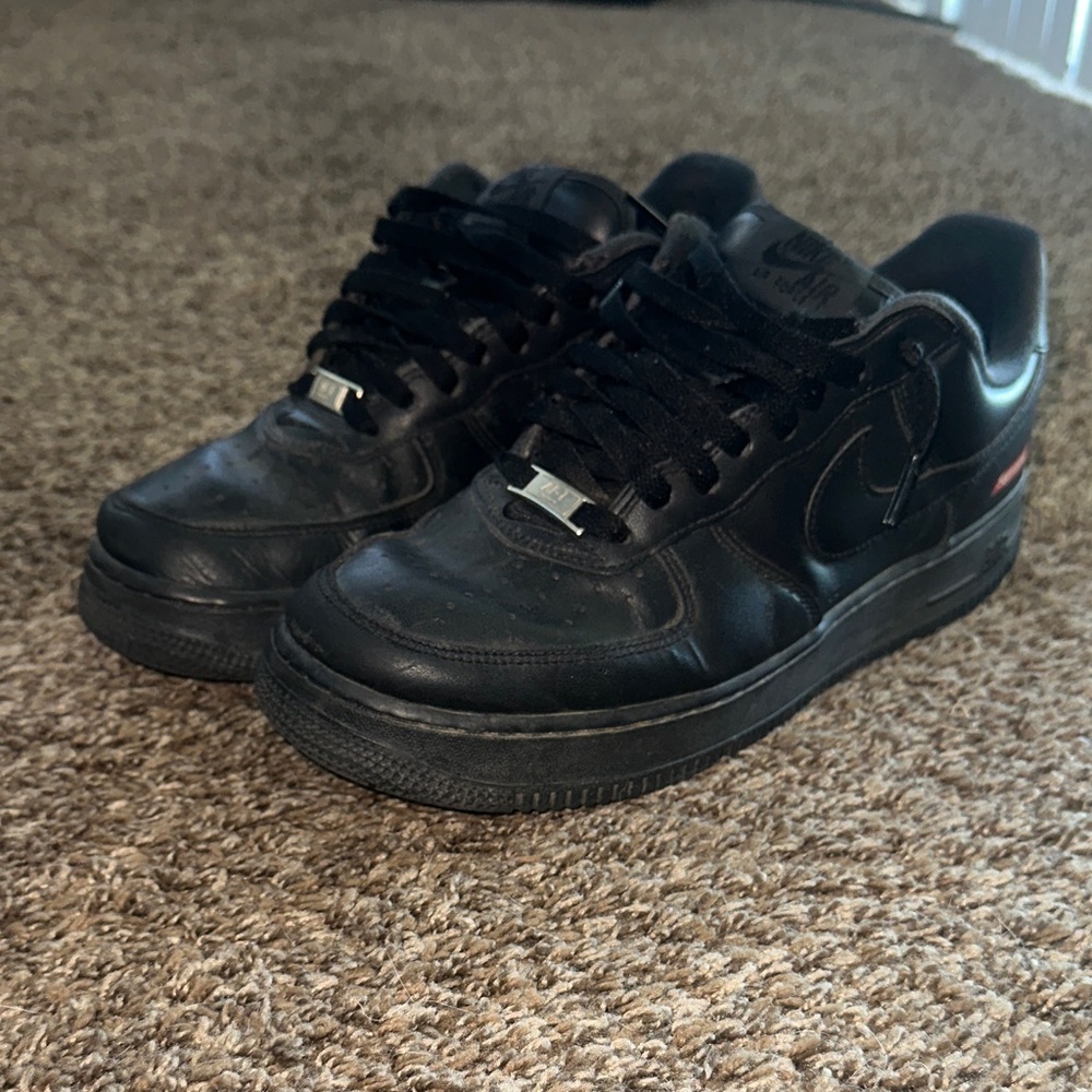 Supreme Nike Men's Black Air Force 1 Sneakers